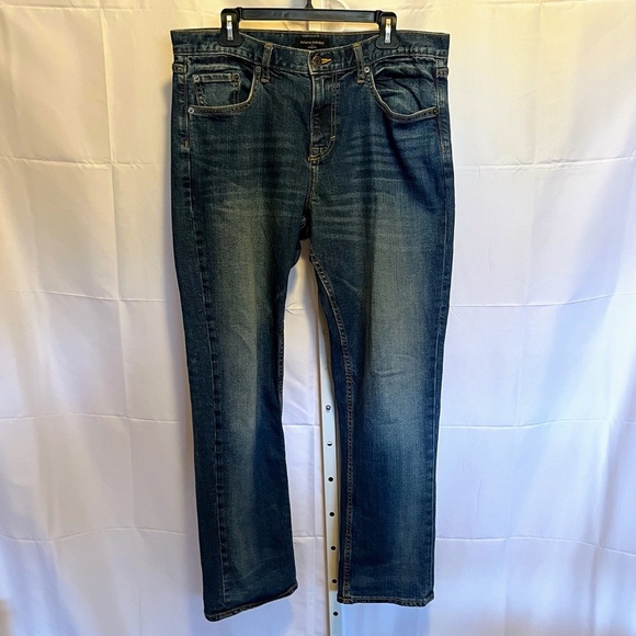 Banana Republic Jeans Mens 35x32 Athletic Fit Light Wash Blue Denim Preppy Jock - Picture 1 of 6
